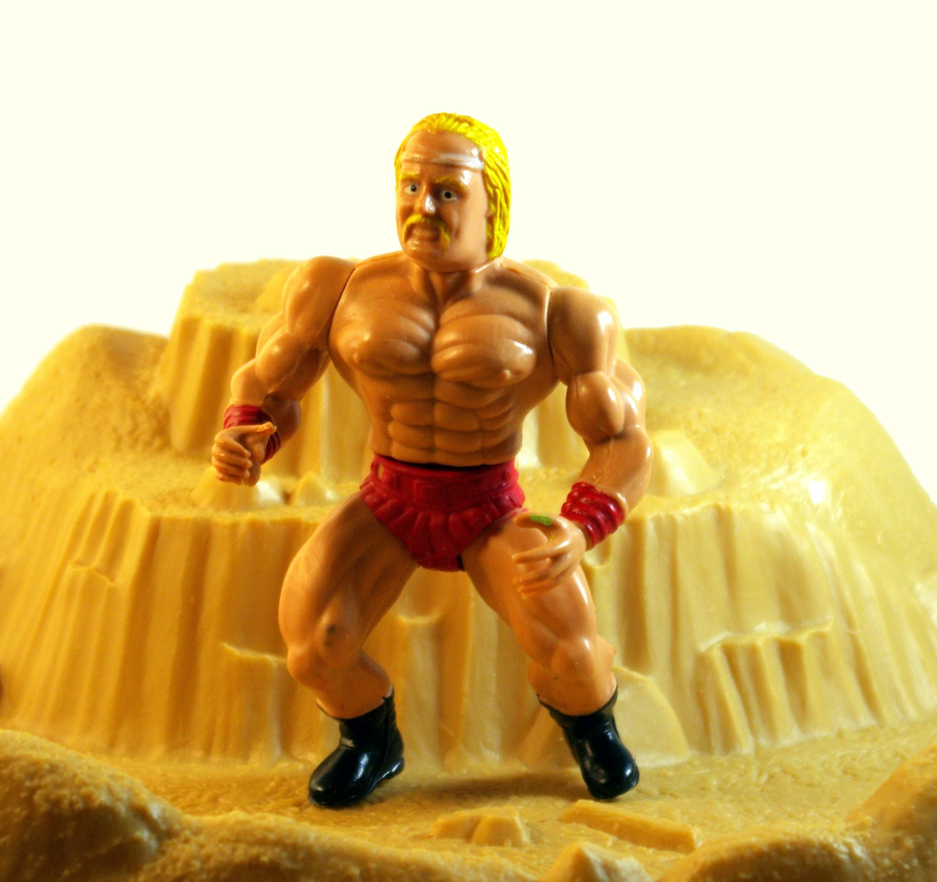 hulk hogan muñeco
